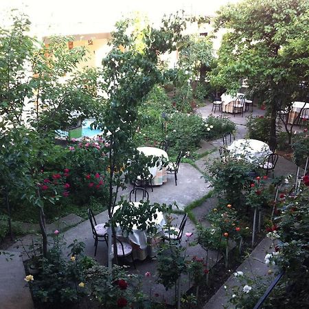 Hostel Tropical Drobeta Turnu Severin Extérieur photo