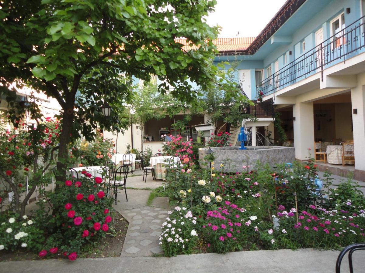Hostel Tropical Drobeta Turnu Severin Extérieur photo
